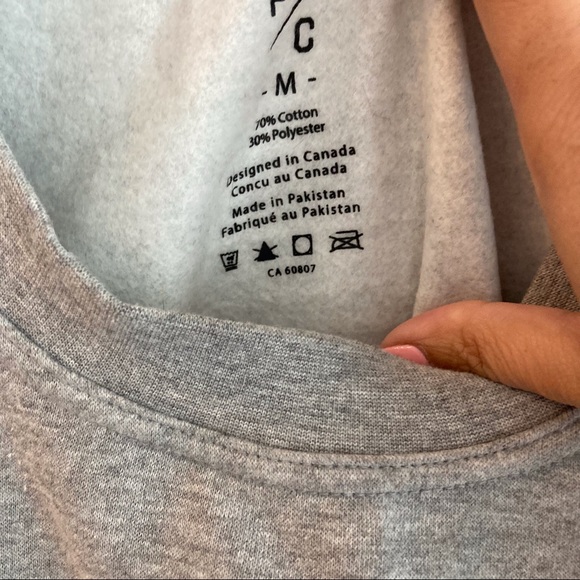 🇨🇦 Peace Collective (P/C) 'Home is Canada' Grey Crewneck Sweatshirt 🇨🇦 - Picture 2 of 4